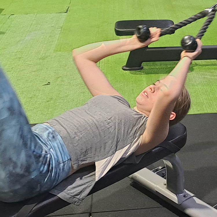 Flat bench tummy pull